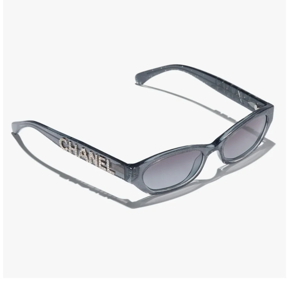 CHANEL RECTANGLE 71280A s1746 Silver Trendy Sunglasses Y2K